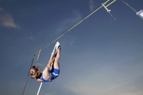 爱游戏体育-竞技巅峰：浙江球员突破困境获得胜利，浙江职业球队