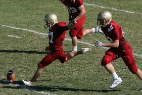 爱游戏在线服务-葡萄牙炮手梅开二度，领衔攻击线，葡萄牙射手榜