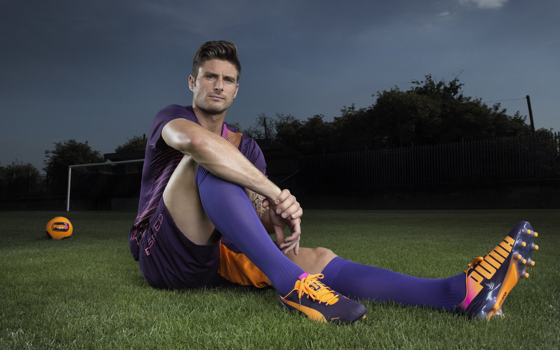 皇家社会战胜马赛，取得重要的三分，皇家社会跟皇马的关系